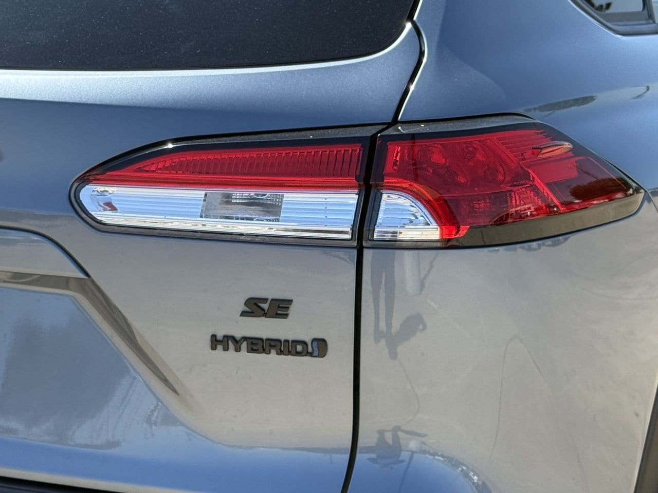 Used 2024 Toyota Corolla Cross AWD Hybrid image 7