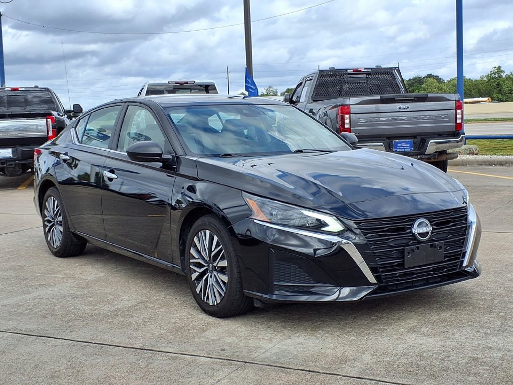 Used 2025 Nissan Altima 2.5 SV FWD image 7