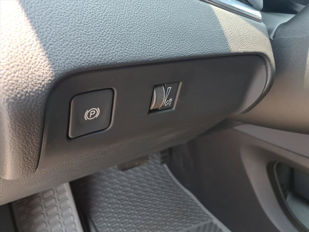 Used 2023 Buick Enclave Essence w/ Sport Touring Edition FWD image 14