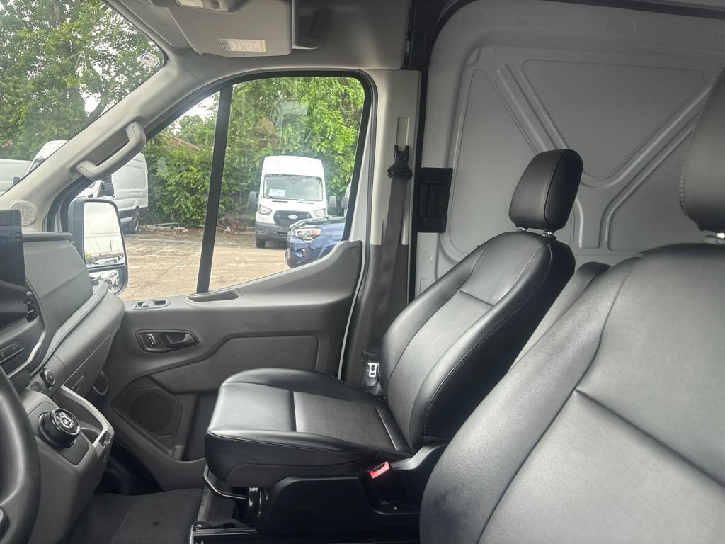 Certified 2023 Ford E-Transit 148 High Roof Extended RWD image 10