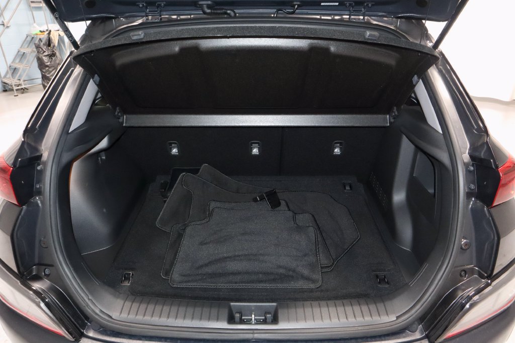 Used 2023 Hyundai Kona SEL w/ Cargo Package FWD image 12