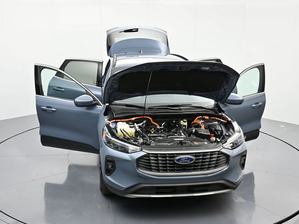Certified 2025 Ford Escape SE w/ Class II Trailer Tow Package image 45