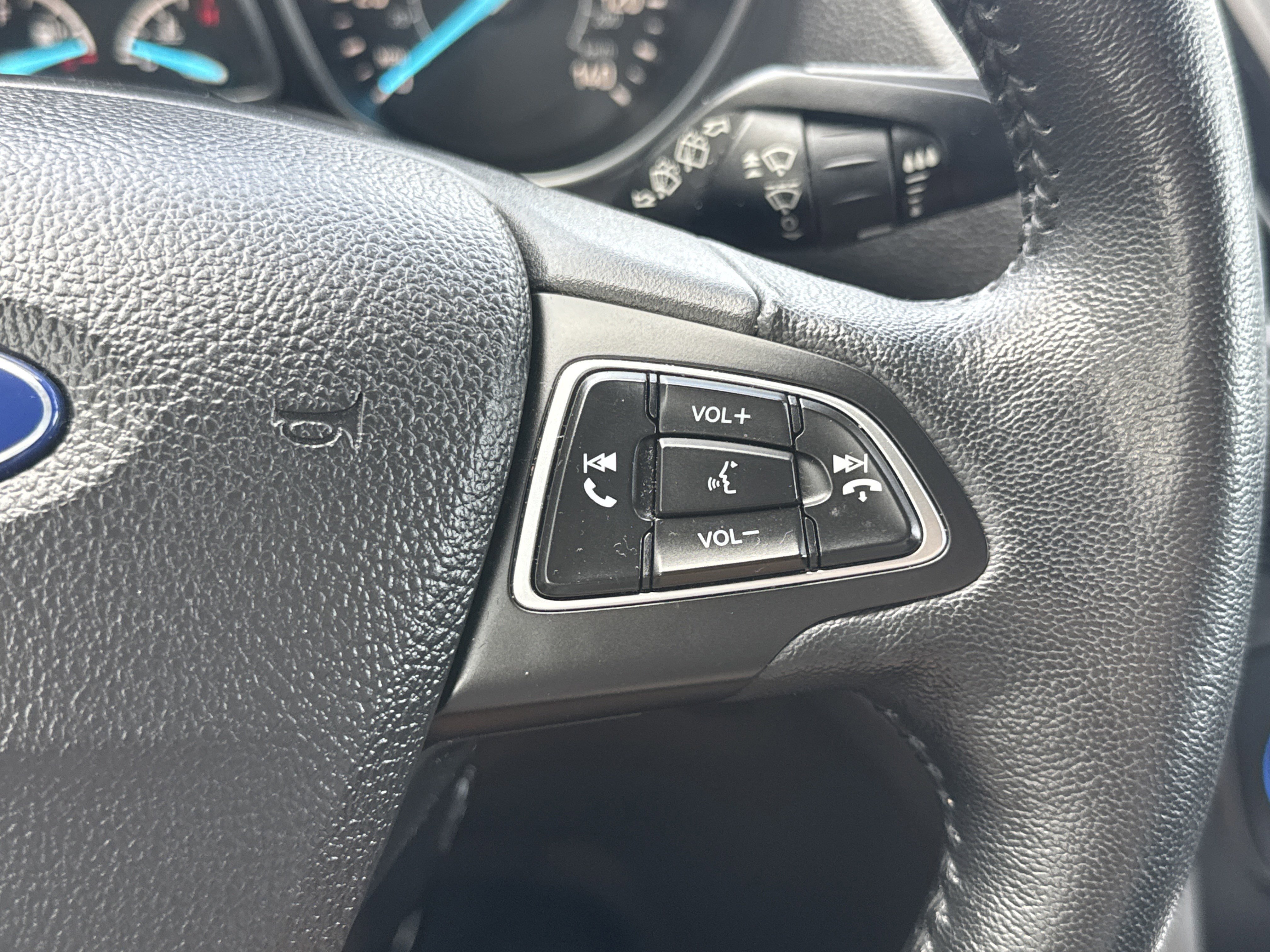 Certified 2019 Ford Escape SEL image 17