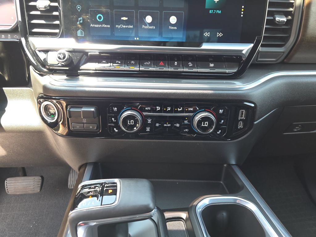 Used 2024 Chevrolet Silverado 1500 High Country w/ Z71 Off-Road Package AWD/4WD image 21