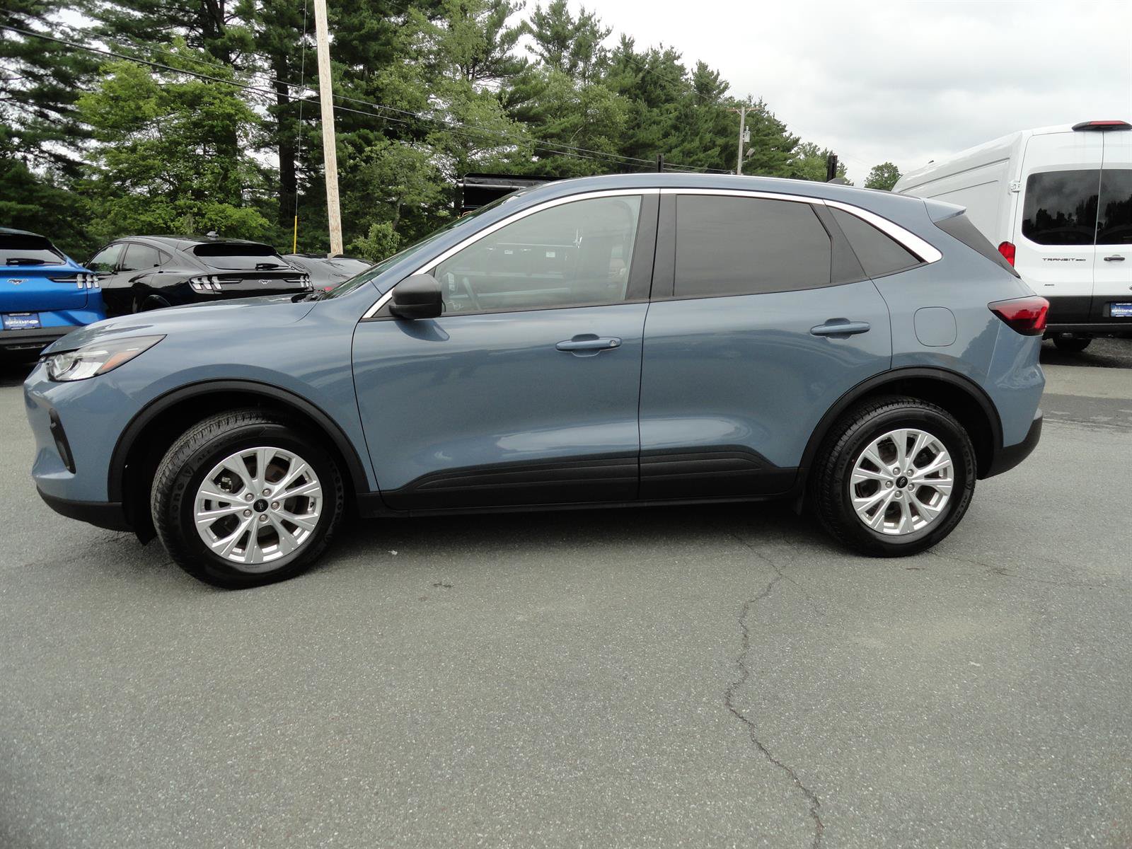 Certified 2024 Ford Escape Active AWD/4WD image 2