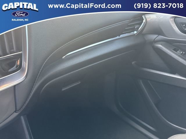 Used 2023 Chevrolet Traverse LT image 26