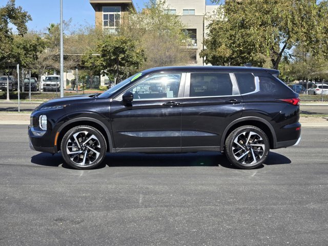 Used 2024 Mitsubishi Outlander SE AWD/4WD image 7