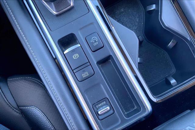 Used 2023 Nissan Pathfinder SL w/ Lighting Package (N92) image 33