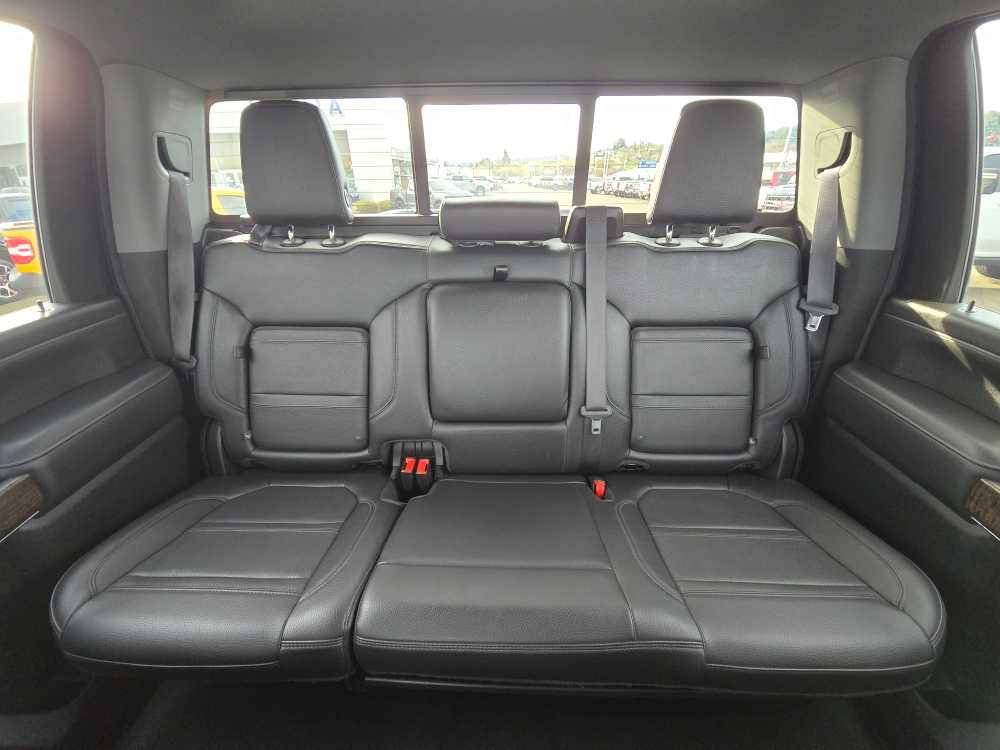 Used 2022 GMC Sierra 3500 Denali w/ Denali Ultimate Package image 17