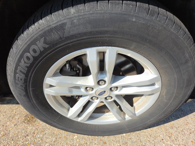 Certified 2024 Ford Explorer XLT w/ Equipment Group 202A RWD image 13