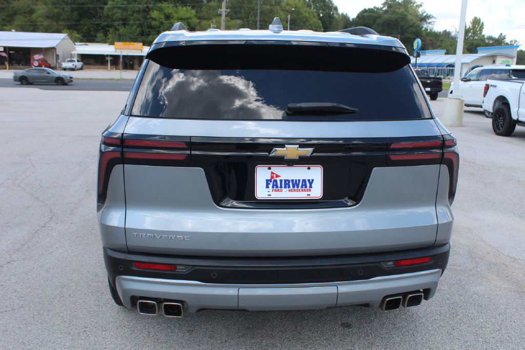 Used 2025 Chevrolet Traverse LT FWD image 10