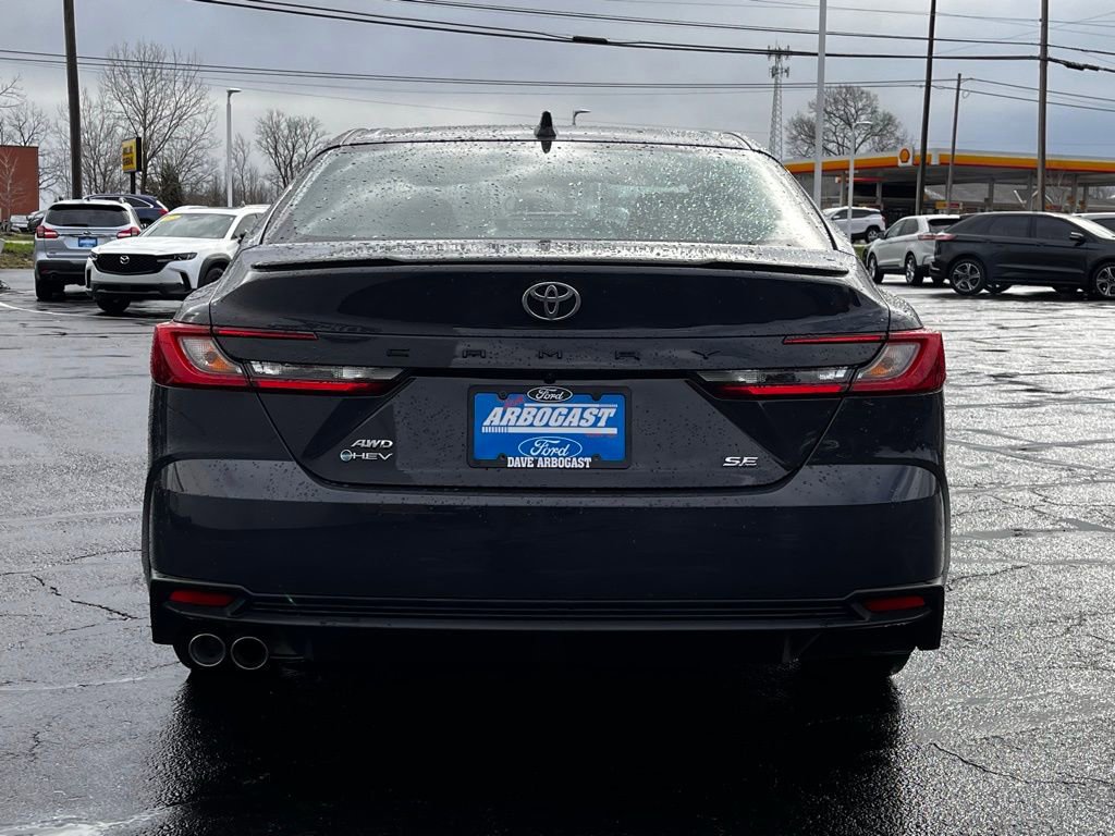 Used 2025 Toyota Camry SE image 4