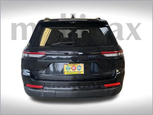 Used 2023 Jeep Grand Cherokee Limited w/ Luxury Tech Group II image 32