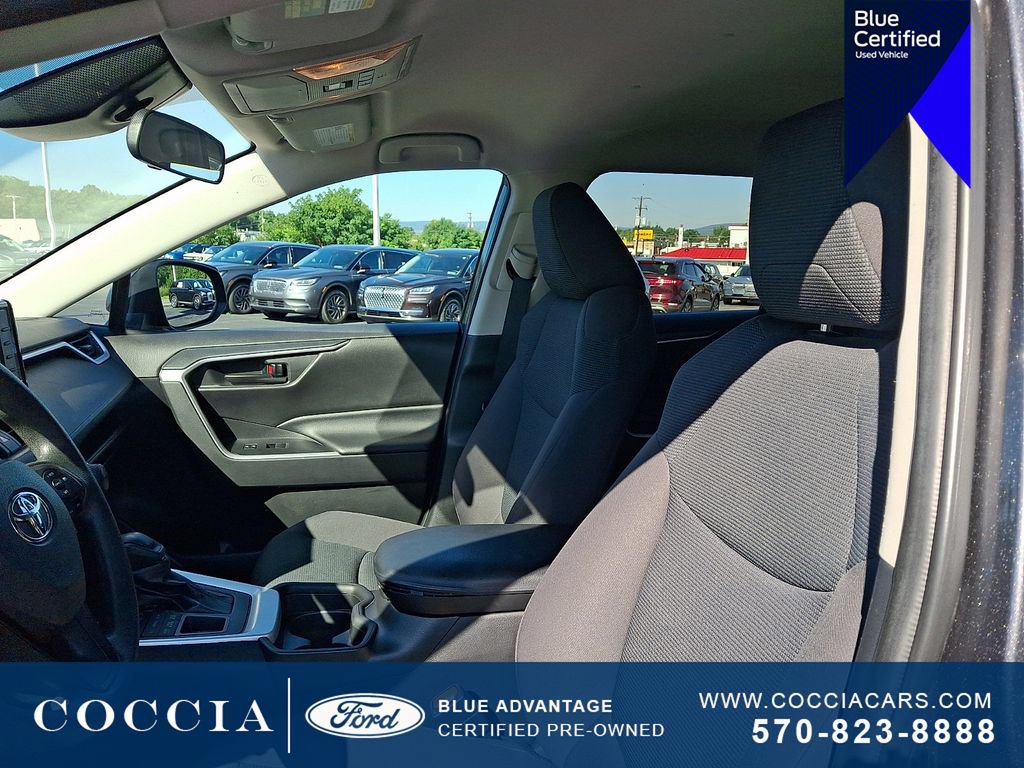 Used 2021 Toyota RAV4 LE AWD/4WD image 14