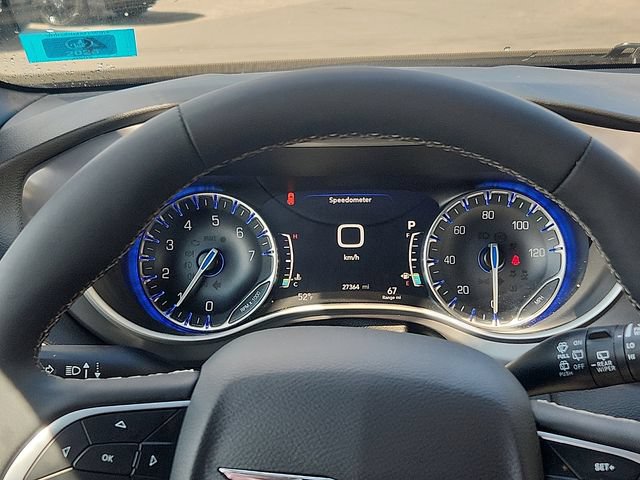 Used 2025 Chrysler Voyager LX FWD image 13