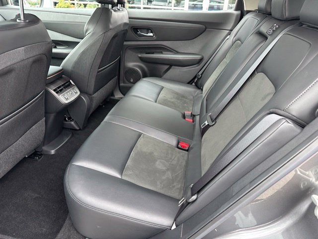 Used 2024 Nissan Ariya AWD image 13