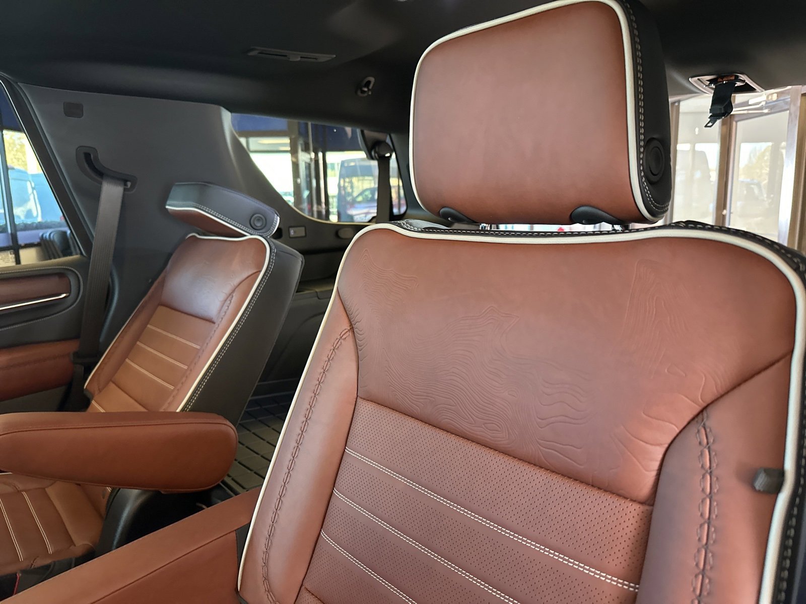 Used 2024 GMC Yukon Denali Ultimate w/ LPO, Floor Liner Package image 33