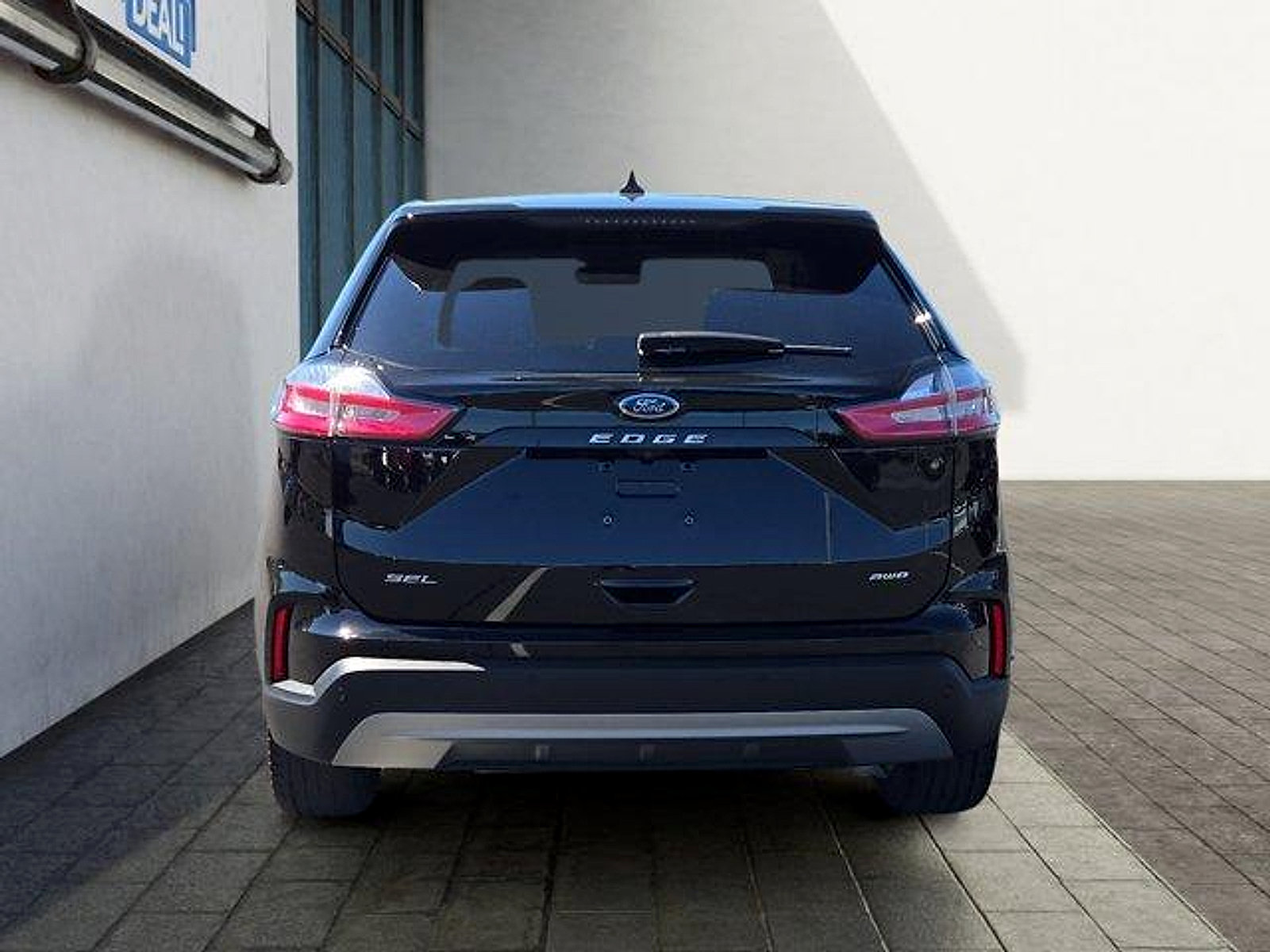 Certified 2024 Ford Edge SEL w/ Convenience Package AWD/4WD image 4