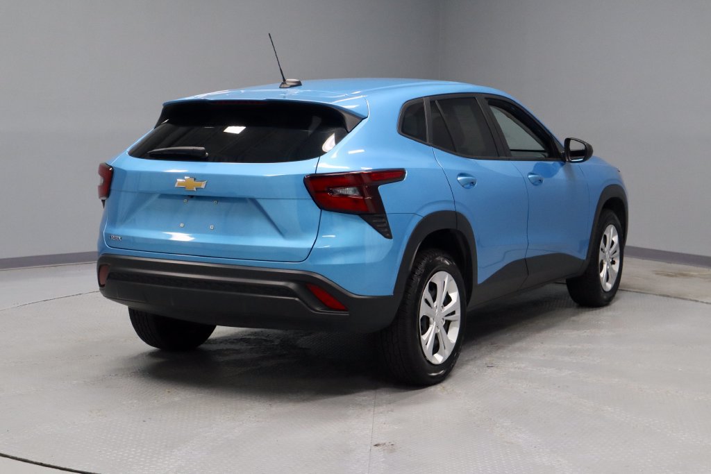 Used 2025 Chevrolet Trax LS FWD image 10