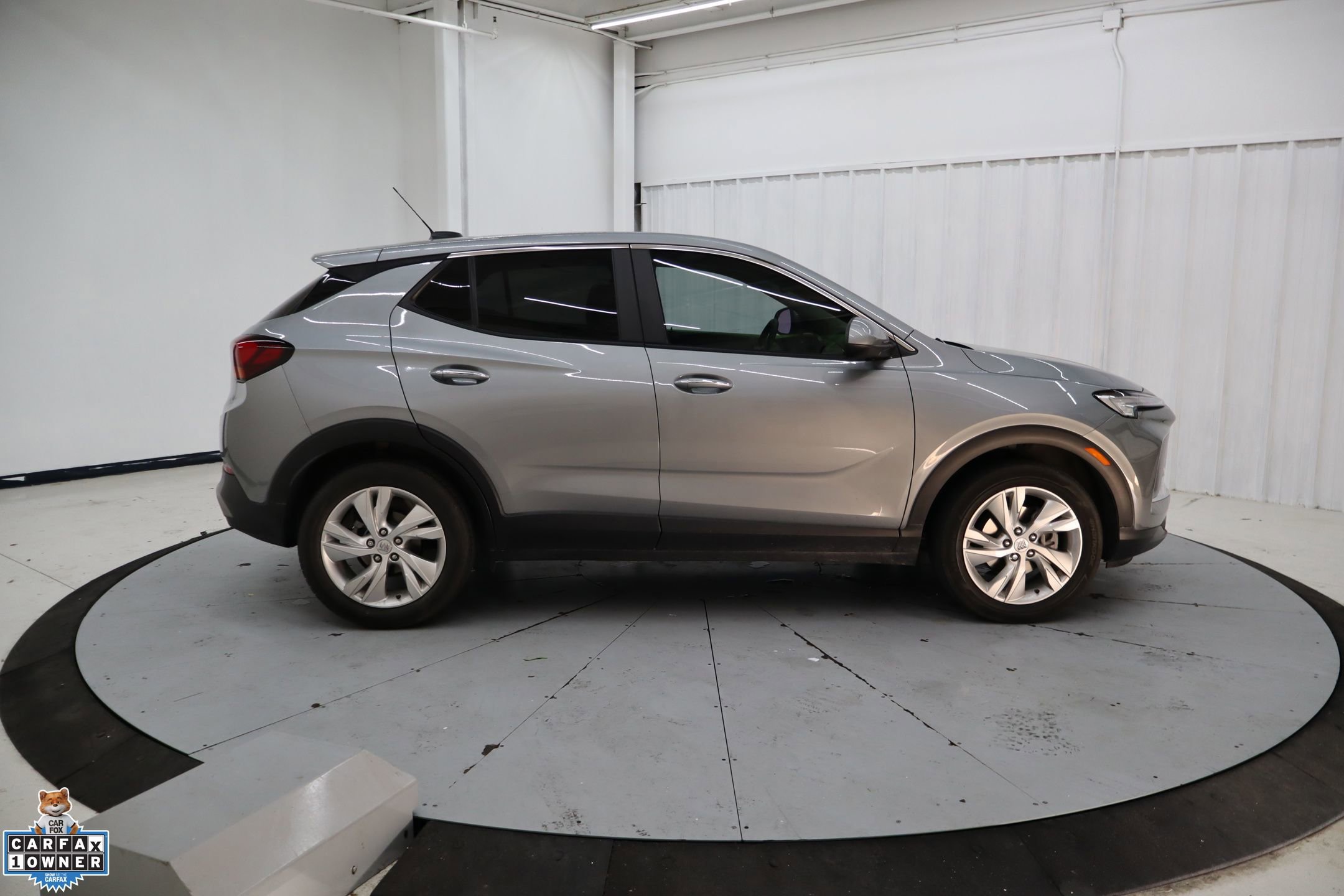 Used 2024 Buick Encore GX Preferred w/ Comfort Package image 2