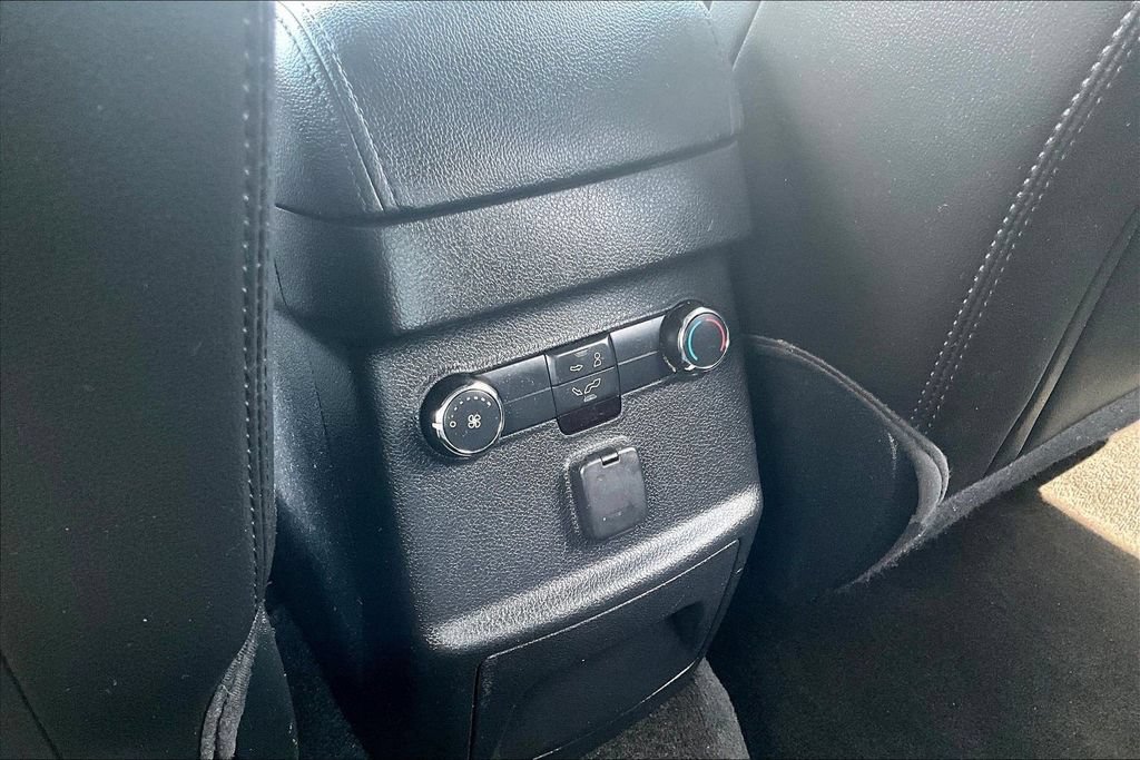 Certified 2018 Ford Explorer XLT w/ Equipment Group 202A FWD image 10