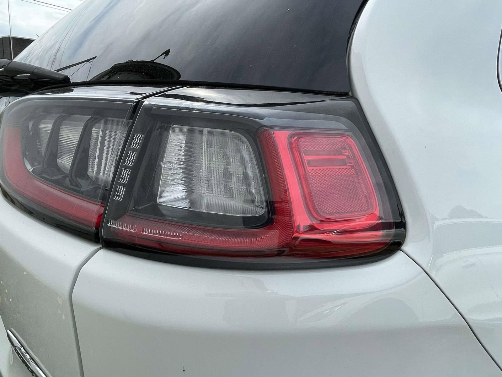 Used 2020 Jeep Cherokee Latitude Plus w/ Cold Weather Group FWD image 9