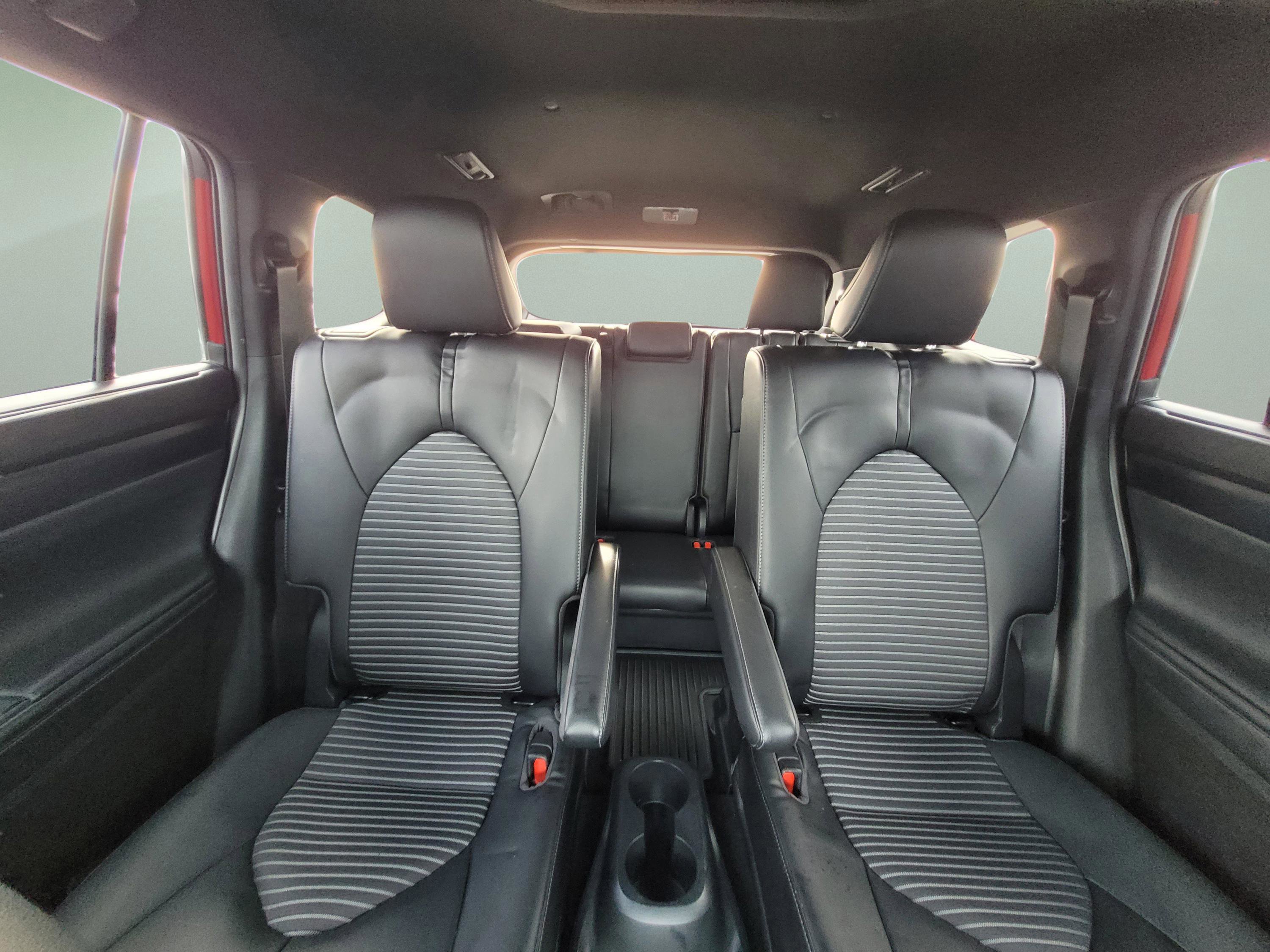 Used 2022 Toyota Highlander XSE image 25