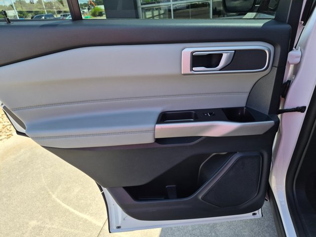 Certified 2023 Ford Explorer XLT w/ Equipment Group 202A RWD image 28
