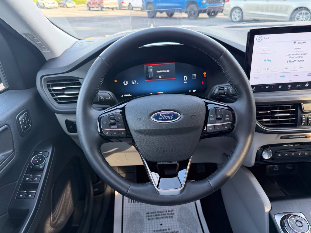 Certified 2023 Ford Escape Platinum w/ Premium Technology Package AWD/4WD image 16