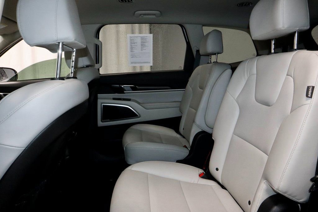 Used 2023 Kia Telluride S image 23
