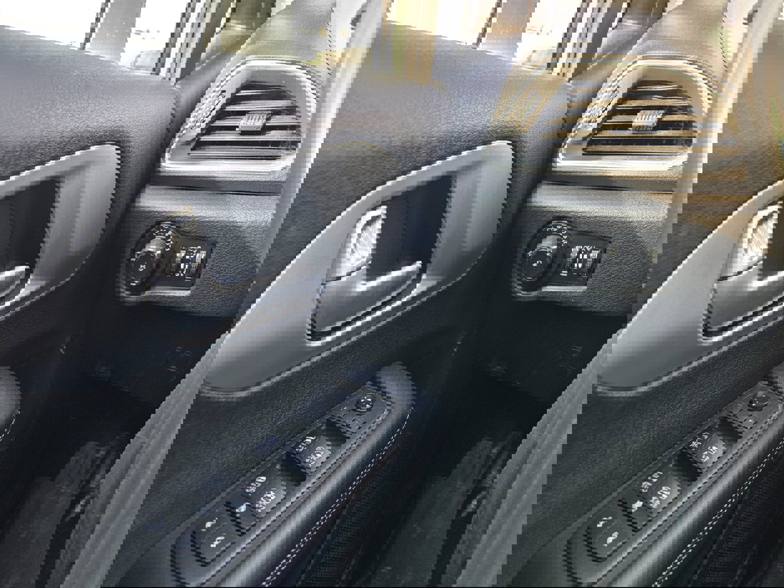 Used 2018 Chrysler Pacifica Touring-L Plus image 15