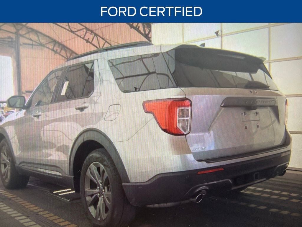 Certified 2023 Ford Explorer XLT w/ Equipment Group 202A RWD image 3