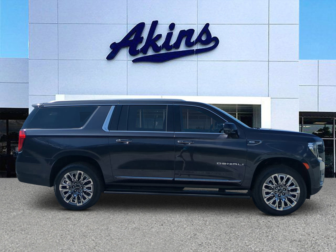 Used 2023 GMC Yukon XL Denali Ultimate image 5