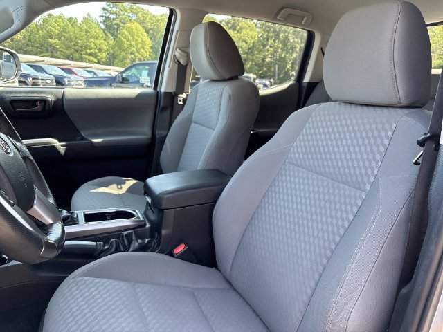 Used 2022 Toyota Tacoma SR5 AWD/4WD image 11