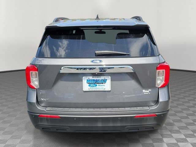 Certified 2023 Ford Explorer XLT RWD image 5