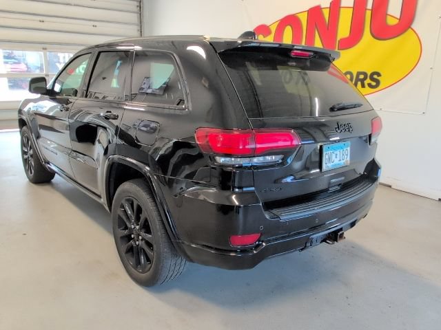 Used 2021 Jeep Grand Cherokee Laredo X AWD/4WD image 3