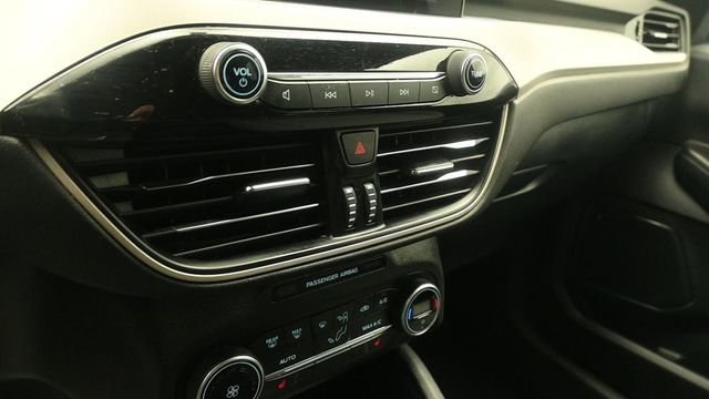 Certified 2020 Ford Escape SE AWD/4WD image 17