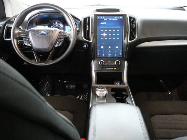 Certified 2024 Ford Edge SE w/ Black Appearance Package AWD/4WD image 17