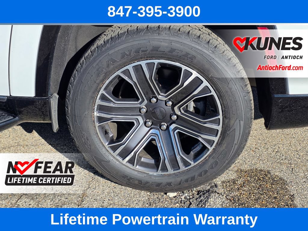 Used 2024 Jeep Wagoneer L Series II w/ Flexible Seating Group AWD/4WD image 11