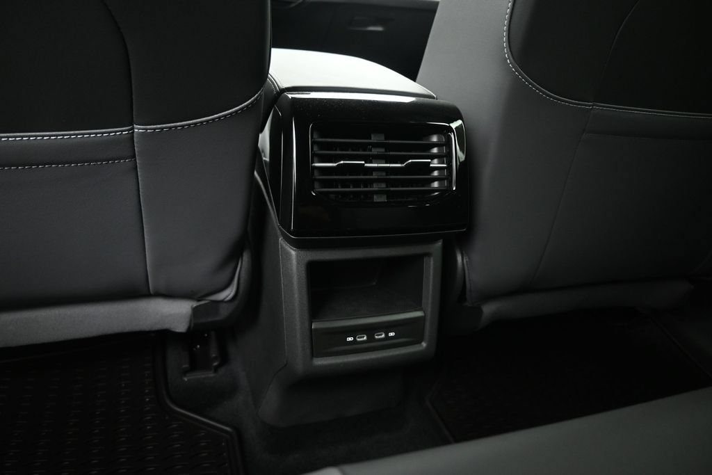 Used 2025 Volkswagen ID.4 Pro RWD image 17