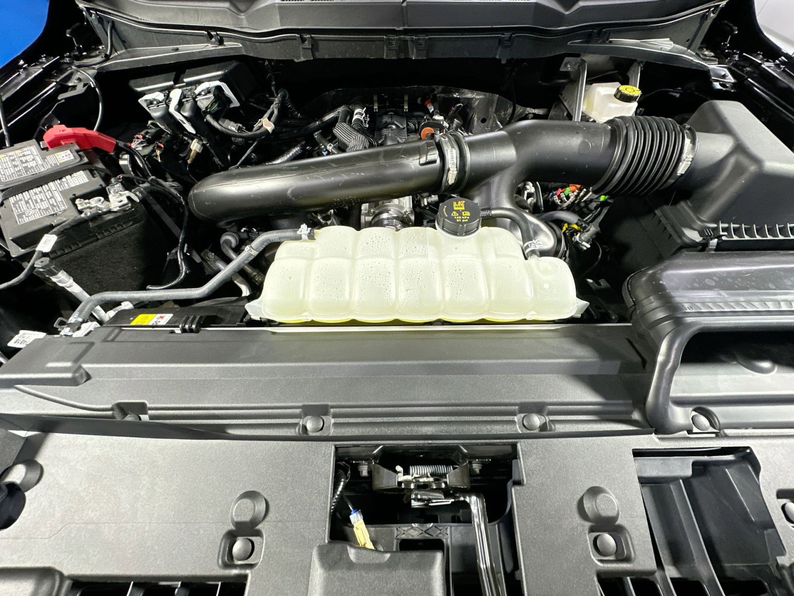 Certified 2025 Ford F150 XLT w/ Equipment Group 302A MID image 38