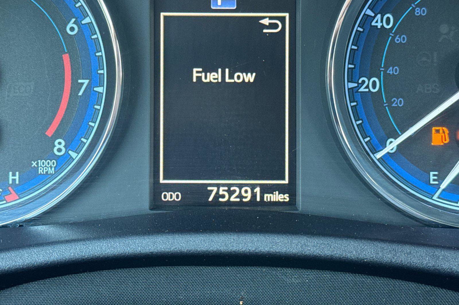 Used 2017 Toyota Corolla SE image 22