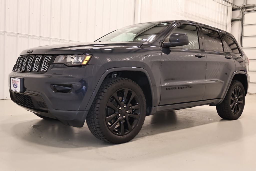 Used 2018 Jeep Grand Cherokee Laredo AWD/4WD image 6