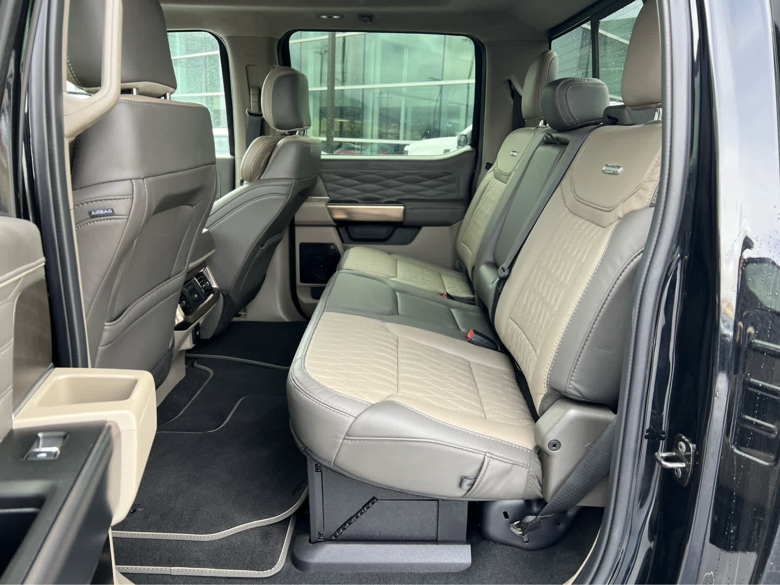 Certified 2025 Ford F450 Platinum w/ Platinum Plus Package AWD/4WD image 29