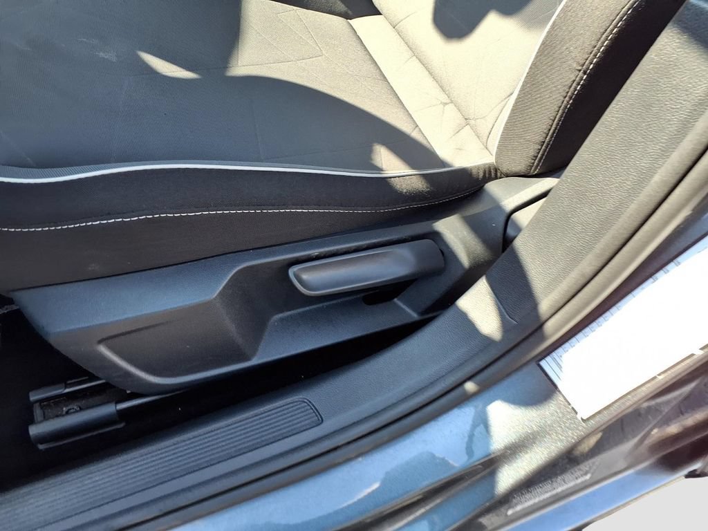 Used 2025 Volkswagen Jetta Sport FWD image 27