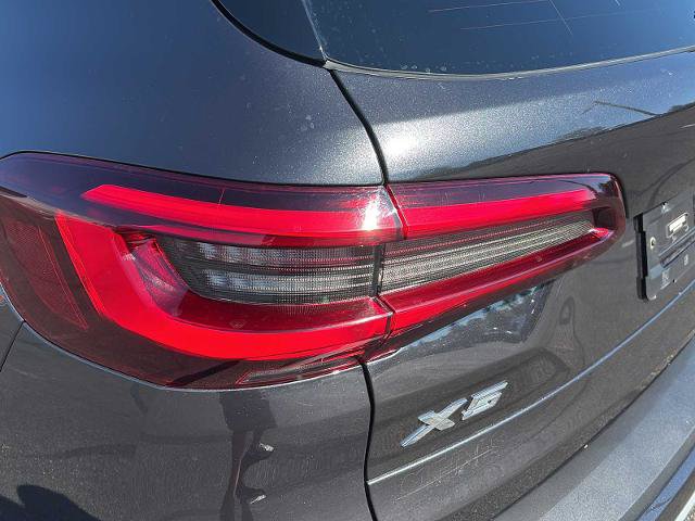 Used 2023 BMW X5 xDrive40i w/ Premium Package AWD/4WD image 34