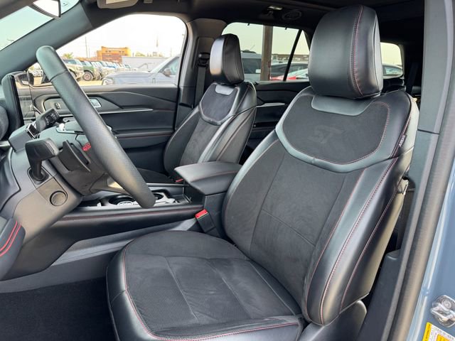 Certified 2025 Ford Explorer ST AWD/4WD image 14