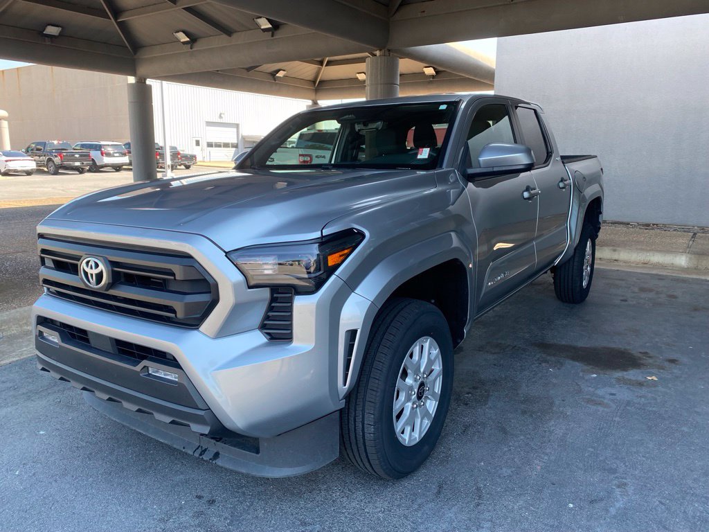 Used 2024 Toyota Tacoma SR5 RWD image 3
