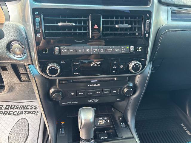 Used 2022 Lexus GX 460 Luxury w/ Sport Design Package AWD/4WD image 19