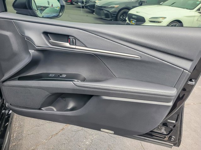 Used 2025 Toyota Camry XSE image 28